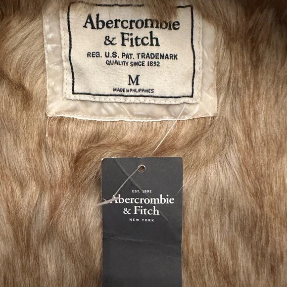 Abercrombie and Fitch faux fur hoodie/jacket - Picture 6 of 11